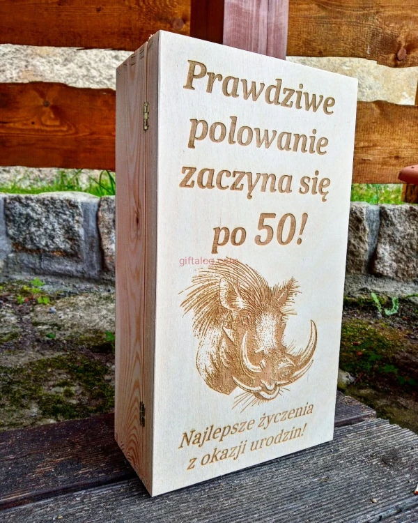 Skrzynka prezentowa z grawerem pięćdziesiąte urodziny